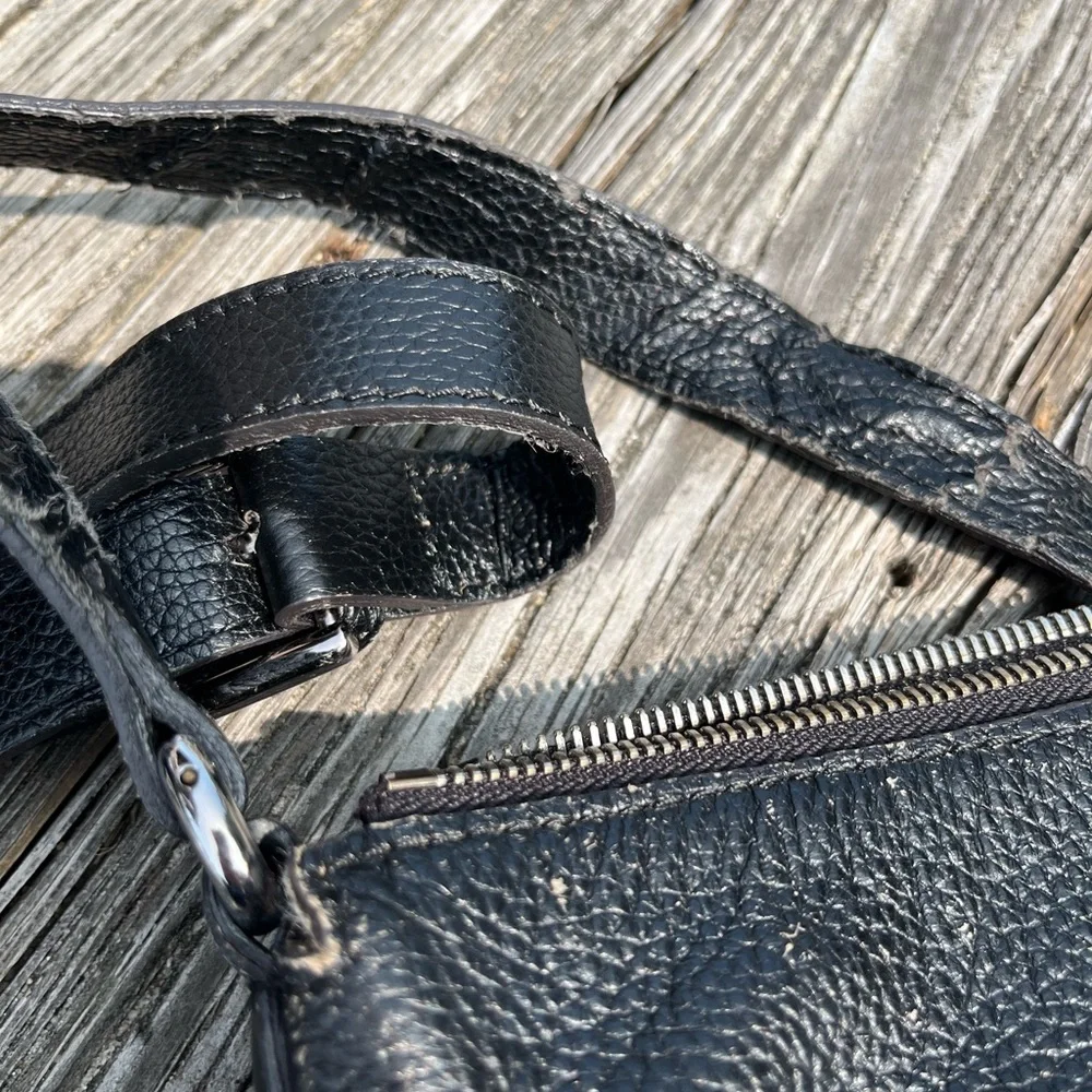 DESIGNER  GUCCI BLACK BAG, distressed - Picture 4 of 10